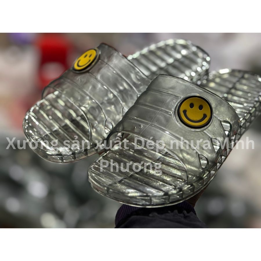 Dép Mặt Cười Nhựa Trong Minh Phương– Dép mang trong nhà chống trơn trượt tiết kiệm 16% - Hình ảnh 4