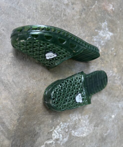 Dép sục nhựa bít mũi nữ