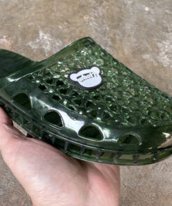 Dép sục nhựa bít mũi nữ